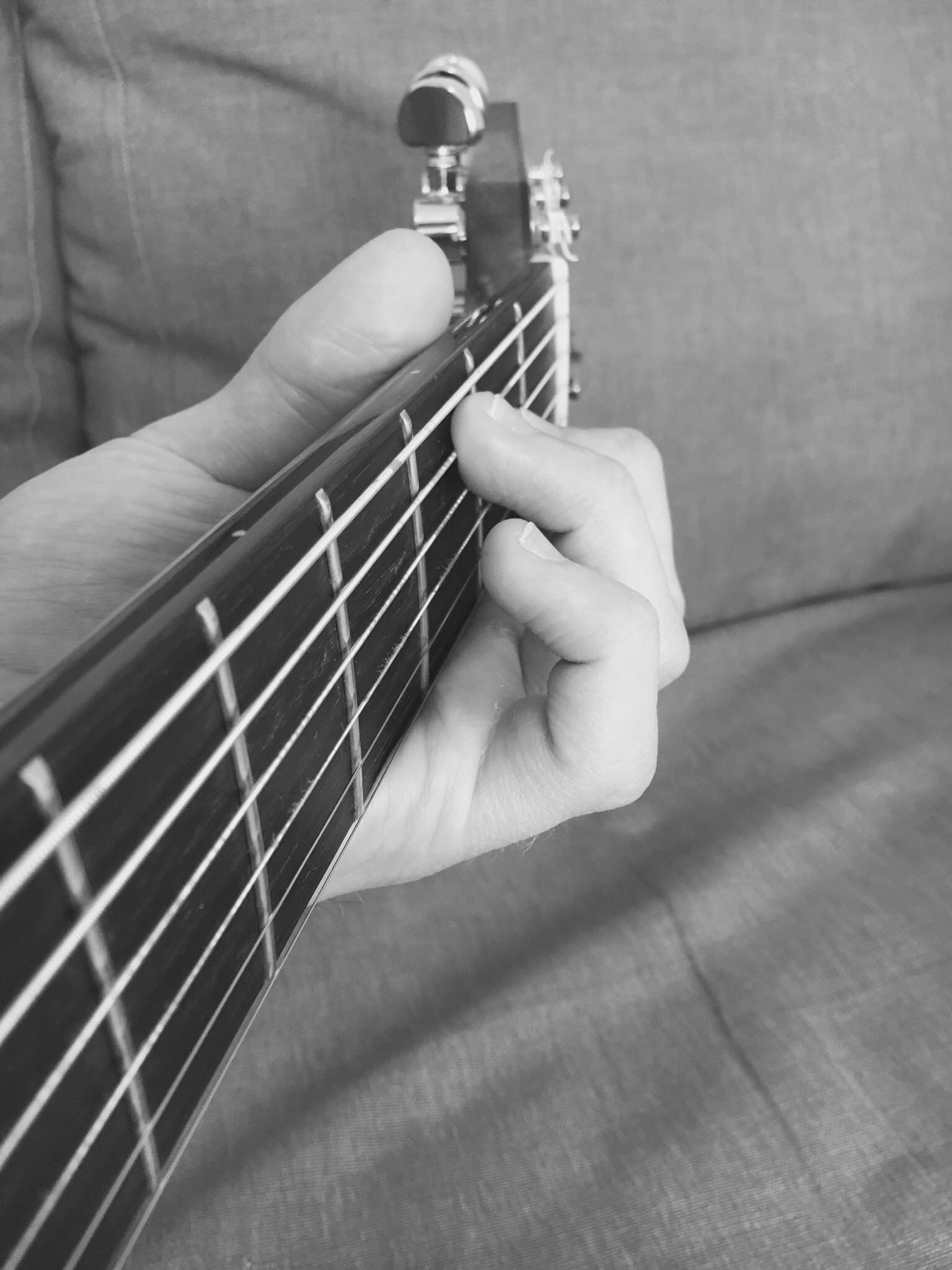Wrong Palm On Acoustic Guitar Improve Your Technique On Guitar
